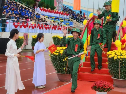 Tuổi trẻ Khu 5 hăng hái lên đường bảo vệ Tổ quốc