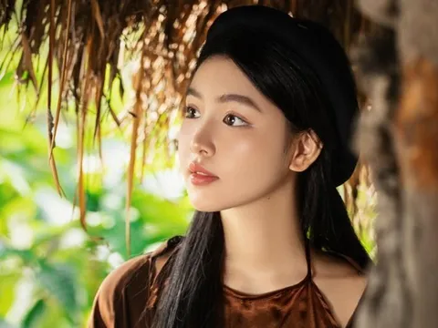 Lọ Lem "đẹp như tranh" giữa khung cảnh làng quê Việt