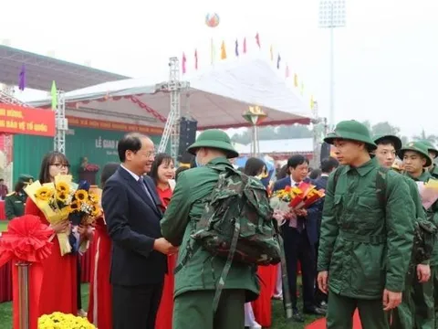 143 thanh niên ưu tú huyện Đan Phượng nô nức lên đường nhập ngũ