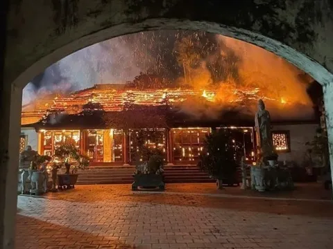 Khẩn trương đánh giá mức độ thiệt hại và phương án xử lý sau vụ hỏa hoạn chùa Làng Vẽ