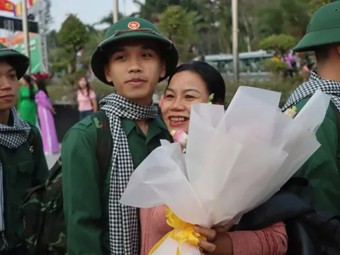 Các tỉnh Quân khu 9 đồng loạt tổ chức giao, nhận quân năm 2025