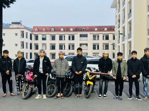 Vụ xe máy lao vào gốc cây, 3 người chết: Tạm giữ khẩn cấp 13 thanh niên