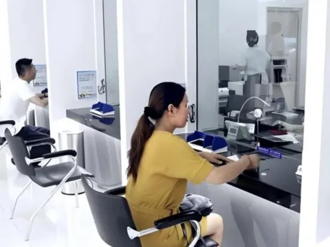 Đem 167 tỷ đồng gửi tiết kiệm, đến ngân hàng, người phụ nữ sốc nặng khi biết bị "mất trắng"