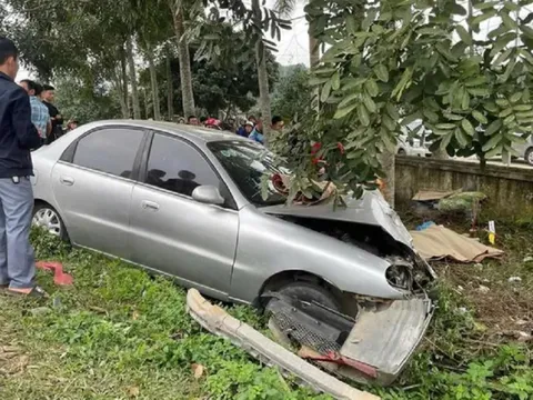 Hai bà cháu tử vong thương tâm sau cú va chạm mạnh với ô tô