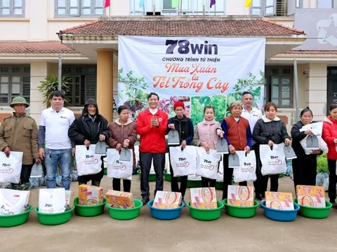 Bắc Kạn: Tặng 180 suất quà và 1.500 cây giống hỗ trợ sinh kế cho các hộ nghèo