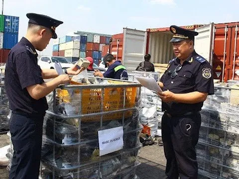 Hàng nhập khẩu giá trị nhỏ không được miễn thuế VAT từ ngày 18/2
