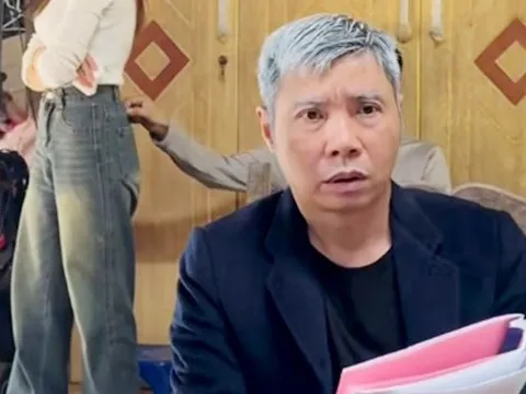 NSND Công Lý gây tò mò với hình ảnh mới