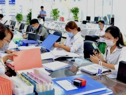 Đối tượng được áp dụng chế độ, chính sách nghỉ hưu trước tuổi khi thực hiện sắp xếp tổ chức bộ máy