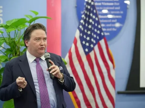 Đại sứ Mỹ kêu gọi người Việt Nam không vượt biên vào Mỹ