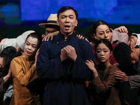 "Lửa từ đất": Vở nhạc kịch về Bí thư Đảng bộ đầu tiên của Hà Nội