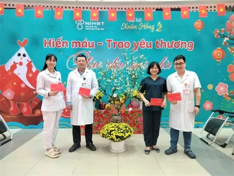 Hơn 2.000 người hiến máu tại Viện Huyết học truyền máu trung ương trong kỳ nghỉ Tết