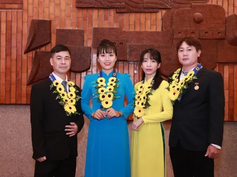 Tôn vinh 95 gương sáng công nhân tiền phong