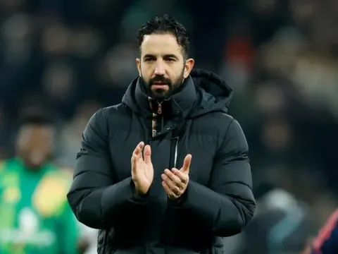 Huyền thoại của MU lên tiếng trước nguy cơ HLV Amorim bị sa thải