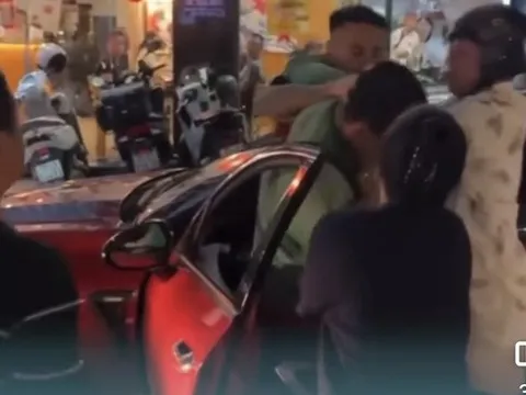 Công an Quy Nhơn xác minh clip người đàn ông điều khiển ô tô hành hung tài xế xe máy grab