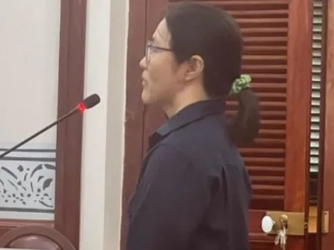 "Thụt két” của nhà hàng, thủ quỹ lãnh án nặng