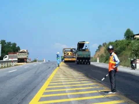 Khẩn trương sửa chữa hư hỏng mặt đường tuyến cao tốc Nội Bài-Lào Cai ngay trong tháng 2
