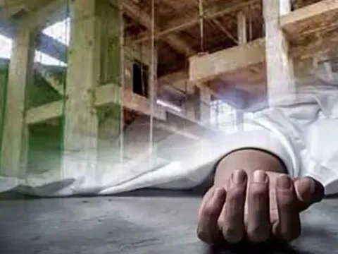 Điều tra vụ chồng đẩy vợ ngã từ tầng 2 xuống đất tử vong