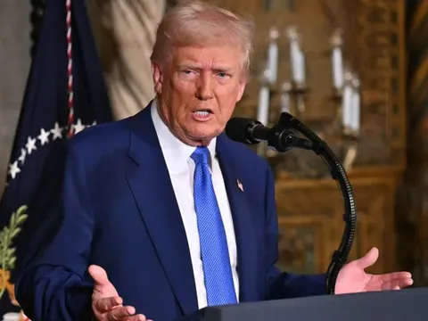 Sau đàm phán ở Riyadh, ông Trump tuyên bố “đủ sức mạnh để chấm dứt cuộc chiến này”
