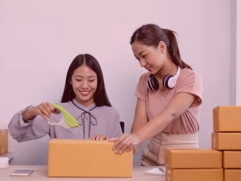 Dừng miễn thuế hàng nhập khẩu dưới 1 triệu đồng: Cơ hội "vàng" cho doanh nghiệp Việt