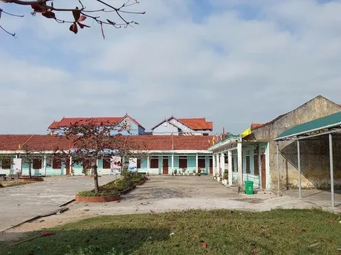 Vụ hơn 150 học sinh không chịu đi học: Chính quyền cam kết xây mới điểm trường lẻ