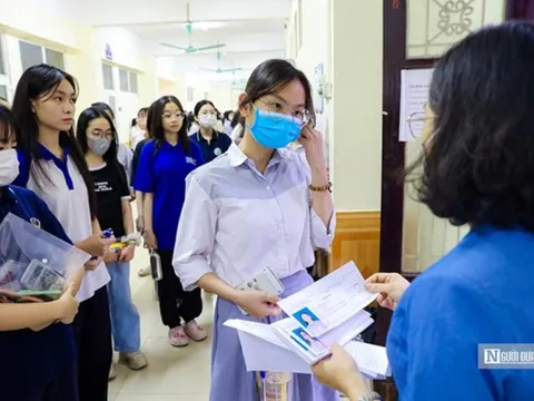 Bản tin 20/2: Gần 50 tỉnh, thành "chốt" môn thi thứ ba vào 10, thêm tỉnh chọn Lịch sử và Địa lý