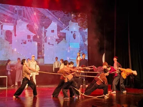 “Lửa từ Đất”- Câu chuyện về Bí thư Thành uỷ chính thức đầu tiên của Đảng bộ Hà Nội