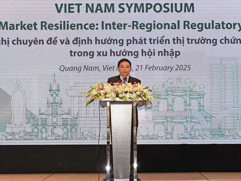 Chia sẻ kinh nghiệm quốc tế, phát triển thị trường chứng khoán bền vững