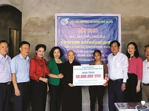 Phụ nữ cao tuổi nêu gương sáng