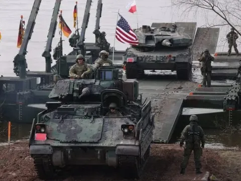 Nga phản hồi thông tin yêu cầu NATO rút quân khỏi sườn Đông châu Âu