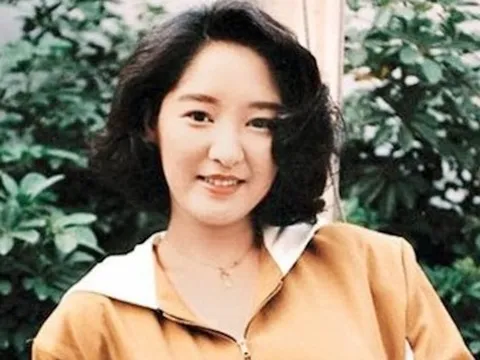 "Ác nữ đẹp của màn ảnh" bị bắt gặp nhặt đồ ăn thừa, nhan sắc tàn phai