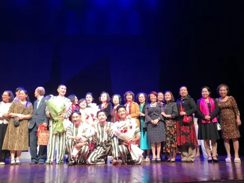 Đưa cán bộ, hội viên phụ nữ đến với sân khấu kịch Việt