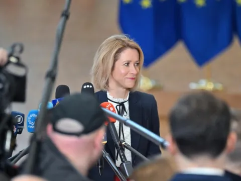 EU dỡ bỏ trừng phạt Syria, đưa ra cảnh báo quan trọng