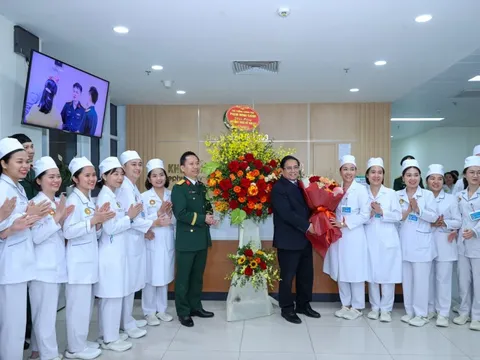 Thủ tướng thăm, động viên Học viện Quân y, Bệnh viện 103