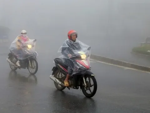 Không khí lạnh tan chậm, miền Bắc có mưa to "sầm sập"