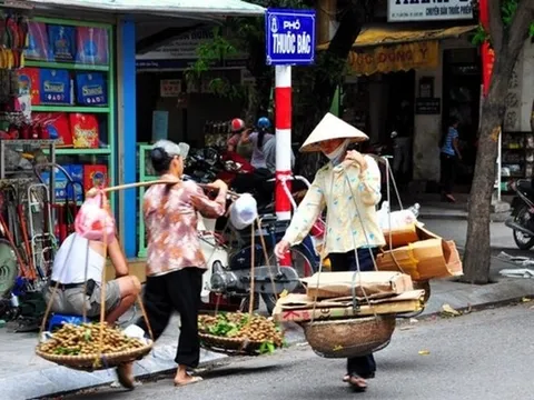 Bổ sung tiêu chí xác định người lao động có thu nhập thấp