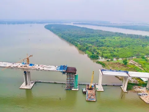 Cận cảnh cầu Nhơn Trạch kết nối Vành đai 3 Tp.HCM trước giờ hợp long nhịp cuối