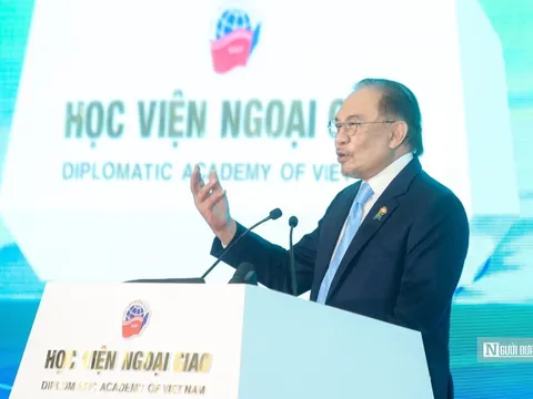 Thủ tướng Malaysia: ASEAN phải tỏa sáng như "ngọn hải đăng của hy vọng"