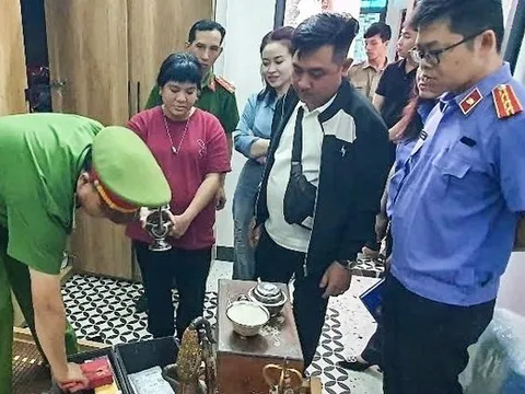 Vụ lừa đảo gần 100 tỷ đồng từ chiêu "tu tiên": Thu nhiều sổ đỏ, sổ tiết kiệm
