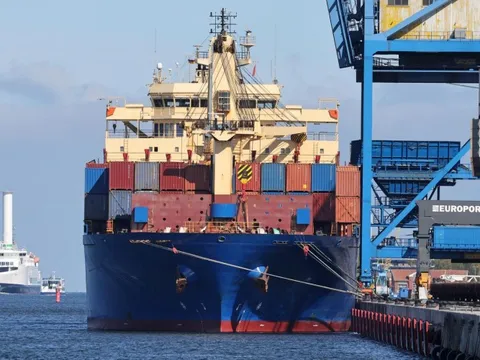 Thay vì “cai nghiện” hàng nhập khẩu Nga, châu Âu chuyển sự phụ thuộc từ loại này sang loại khác