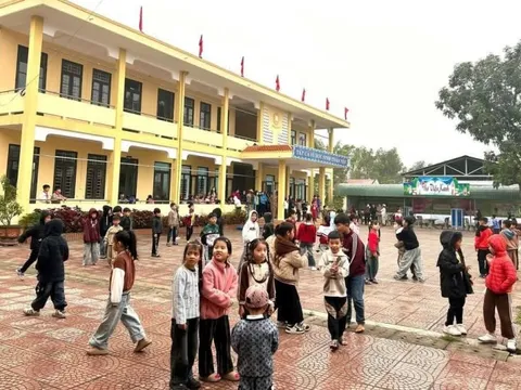 Thông tin mới nhất vụ hơn 150 học sinh không chịu đến trường