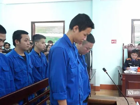 Chơi ma túy tại quán karaoke, 6 nam thanh niên trả giá đắt