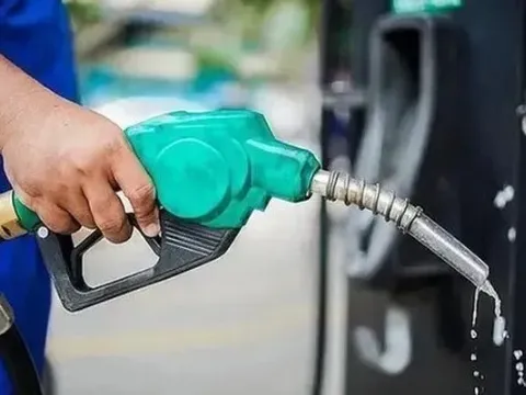 Từ 15h chiều nay, giá xăng dầu đồng loạt giảm