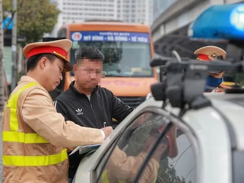 Mức phạt đối với tài xế vận tải lái xe liên tục quá 4 giờ