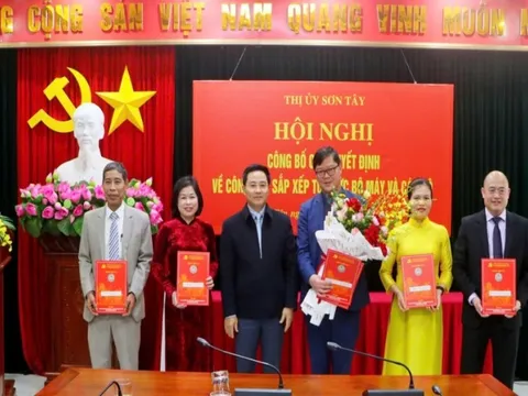 Đồng chí Hà Việt Phong được giao nhiệm vụ làm Trưởng Ban Tuyên giáo và Dân vận Thị ủy Sơn Tây