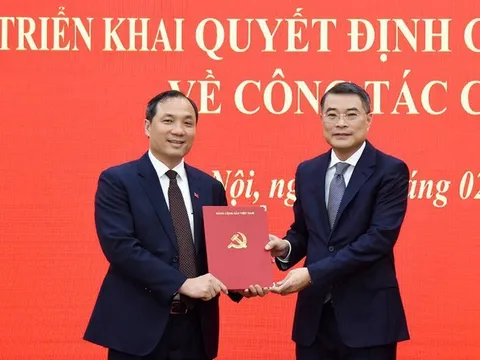 Bí thư Tỉnh ủy Hà Tĩnh Hoàng Trung Dũng làm Tổng Biên tập Tạp chí Cộng sản