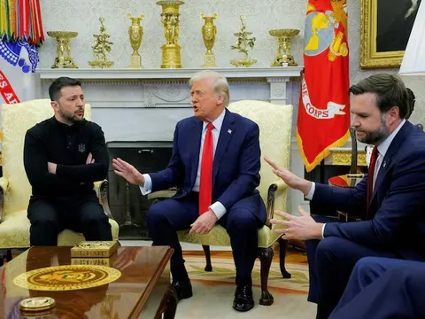 Sau cuộc khẩu chiến giữa ông Trump và ông Zelensky, điều gì chờ đợi Ukraine?