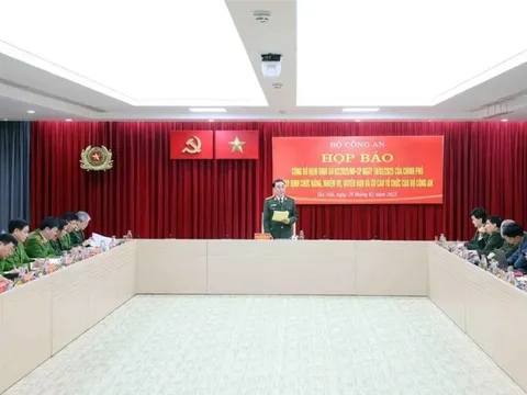 Công an cấp xã trực tiếp giải quyết nhiều thủ tục hành chính cho người dân, doanh nghiệp