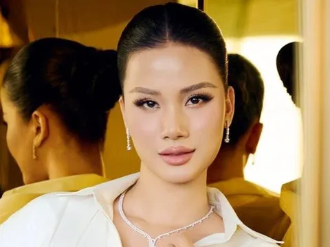 Á hậu "10 năm chăn trâu" được cầu hôn bằng nhẫn kim cương "khủng"