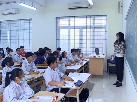 Bộ Chính trị quyết định miễn toàn bộ học phí cho học sinh mầm non đến THPT công lập