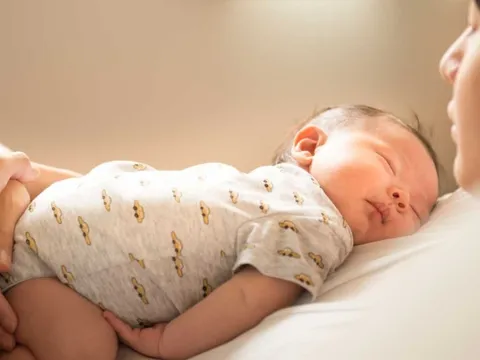 Tỉ lệ sinh chạm đáy 125 năm, Nhật Bản chấp nhận một thực tế buồn